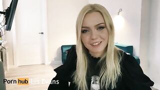 A hot blonde came to visit her neighbor and got an amazing blowjob