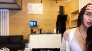 The hot MILF gets a shacking orgasm and cum in pussy