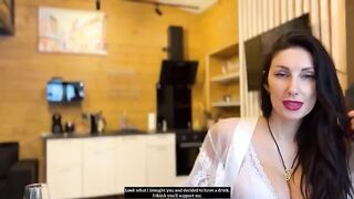The hot MILF gets a shacking orgasm and cum in pussy