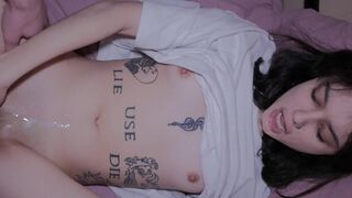 A beautiful woman gets cum in her mouth and on her pussy