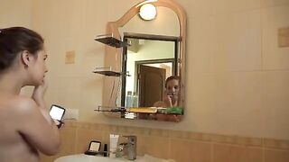 A mature woman masturbates early in the morning to achieve orgasm