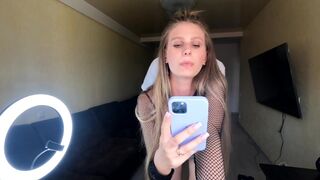 A babe gets fucked on cam and shows her huge boobs in HD quality