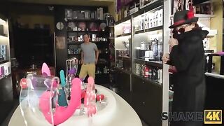 Older lady gets fucked by a big dildo in HD