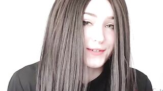A young guy had a disastrous experience with the new Samsung Girl assistant