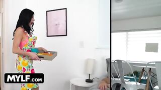 Housewife Piper Press gets her pussy railed in the kitchen, showcasing her wild side