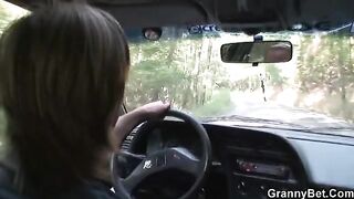 An old lady is getting fucked on the way home