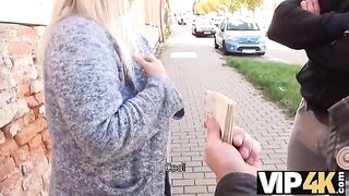 The man tried to seduce a girl with big tits in HD