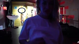 Behind the scene with Wet Kelly - Masturbating during filming