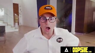 PAWG Jewelz Blu seduces the guys who came to fix the TV