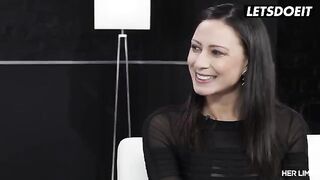 Brunette beauty Cassie Del Isla gets her asshole gapped hard on cam