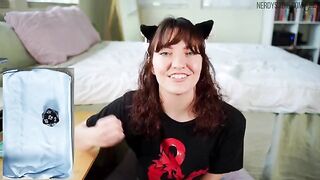 The roll of a dice determines when to cum in this hot JOI game