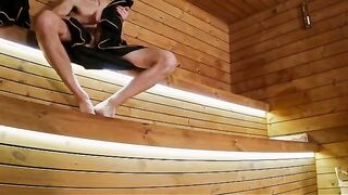 I flashed my dick to three strangers in the sauna and got wild