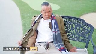 Ebony Mystique gets horny after seeing Chong’s cock at the park