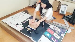 My stepsister got her asshole full of cum through a hole in the box