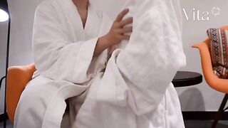 Don't work, come and I'll give you juice! Vita's 34D pussy wobbles with sex