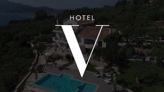 Scarlett and Honour enjoy a steamy poolside encounter with some enticing servers