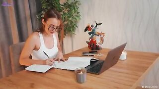 Squirt while learning Spanish with a hot amateur
