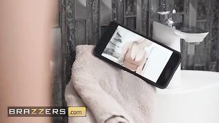 Isabelle Deltore is taking a shower and teasing Jordi, who cannot resist her