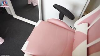 The stepsister asked the brother to evaluate her blowjob skills while cheating