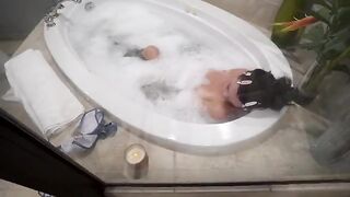 Hot step sis offers to share bathroom, but no sex
