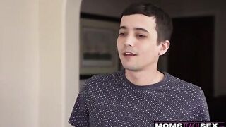Sexy MILF Jamie Michelle gets her pussy tasted by a young star