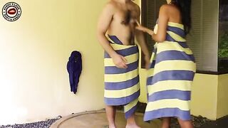 The guy fucked his girlfriend in the bathtub, creating a sensual scene reminiscent of Babes’ glamorous and romantic content