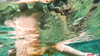 Underwater anal sex with a big ass beauty on the beach, caught on camera