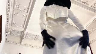 A sexy cosplay of Lady Dimitrescu from Resident Evil Village gets wild