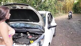 A stranger helped me in the car, I repaid him with my pussy