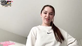 A wife cleaned for an hour and got a cumshot in the mouth