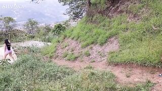 The hot Latina is doing her morning run while her spy BBC watches
