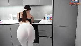 A cleaning lady polished the cock of a rich guy / Role play blowjob