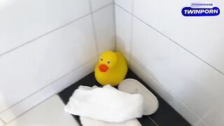 A stepson was caught by his stepmom in a compromising situation in the bathtub