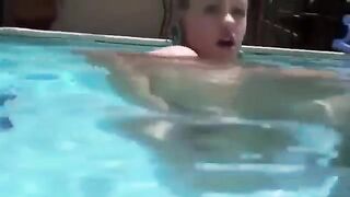 Babe played with toys in her ass while swimming in the pool