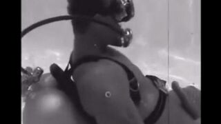 The girl made a blowjob to the underwater aqua-technician