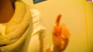 Girl sucks a cock of a stranger in the toilet, it was just a quick thing