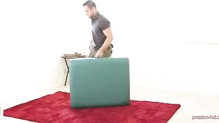 A masseur got a big dick in the mouth of a client