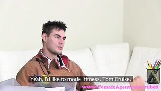 A blonde actress came for casting to demonstrate her skills on the couch