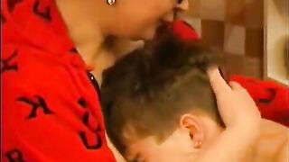 A mature woman with glasses got fucked by a guy and received a cumshot on her glasses