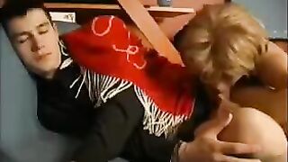 A hot mom woke up her son with a blowjob