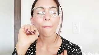 The hot psychiatrist fucks you in the role play JOI session