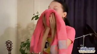 A mature man fucks a young girl in her round ass