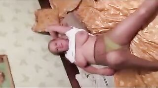 A pregnant woman showed her boobs to the photographer