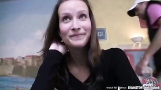 A girl agreed to have sex for money in the toilet of the garage