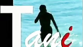 A young girl got cum from two guys in her pussy