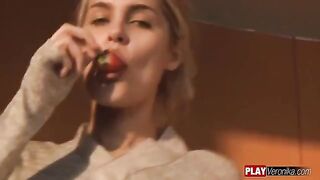 A young and nice girl tried to sit on the penis without panties