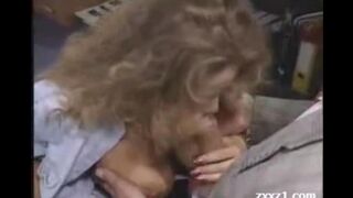 The teacher with big boobs seduced her student in school