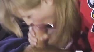 The fan gave the hockey player to fuck her in ass