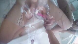 Karter made a blowjob to me in the shower