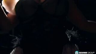 Blonde American burlesque model Liza Biggs gets fucked hard